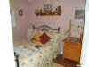 Spare bedroom.jpg (40621 bytes)